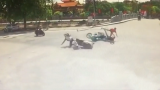 Nam Định : Camera giao thông Vượt đèn đỏ, thanh niên đi xe Exciter đâm văng cô gái ngay ngã tư