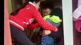 Sự thật clip mẹ giành quyền nuôi con: Người cha không xứng đáng Sự thật clip mẹ giành quyền nuôi con: Người cha không xứng đáng