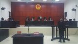 Tổ trưởng dân phố hiếp dâm trẻ em: “Tôi chỉ xoa đầu cháu” Tổ trưởng dân phố hiếp dâm trẻ em: “Tôi chỉ xoa đầu cháu”