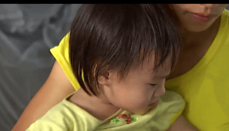 Sẵn sàng bán thận để chữa tai cho con