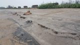 Đê biển nứt, lún nhiều năm chưa được khắc phục