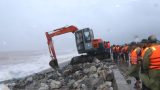 Bão số 7 gây sạt lở hai đoạn đê biển Nam Định
