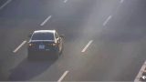 Ô tô biển Nam Định đi lùi trên cao tốc Hà Nội- Hải Phòng suýt gây tai nạn thảm khốc