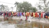 Ngày thứ 2 diễn ra Lễ khai Ấn đền Trần, Nam Định: Lễ rước nước, tế cá