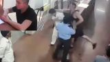 Đưa con gái đi khám, người đàn ông hành hung bác sĩ vì ‘không nhiệt tình’