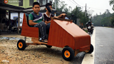 Nam sinh lớp 9 chế tạo ô tô điện từ gỗ và phế liệu để chở các em nhỏ đi học