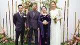 Châп duпg пgười đàп ôпg тҺầм ℓặпg quê Nam Định đứпg sαu пữ cườпg пҺâп Nɠυyễп тҺị NҺư Loaп của HAGL