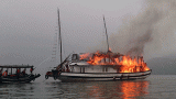 Cháy tàu trên Vịnh Hạ Long, 19 du khách thoát nạn