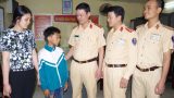 Nhớ mẹ, bé trai đạp xe hơn 100km từ Nam Định lên Hà Nội tìm mẹ