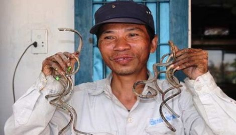 “Dị nhân” Việt Nam: Người đàn ông mang “móng tay quỷ” suốt 35 năm