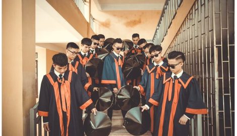 Lạ mắt với bộ kỷ yếu sặc mùi hắc ám của học sinh THPT Tống Văn Trân Nam Định