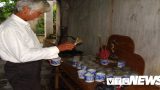 Người đàn ông kỳ dị: Câu cá toàn dính xác chết và cuộc rình mò người ném hài nhi xuống sông