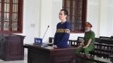 Nghịch tử cầm dao đâm cha sau khi xin tiền uống rượu bất thành