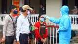 Trao giấy chứng nhận hoàn thành cách ly cho 236 công dân tại Nghệ An và Nam Định
