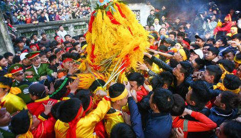 Đền Trần và những “điểm nóng” lễ hội