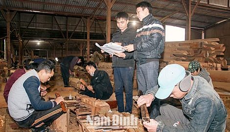 Những người giữ hồn nhà gỗ truyền thống