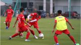 Tuyển thủ Nam Định chảy máu mũi ở buổi tập của U22 Việt Nam
