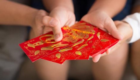 Đi ôtô sang chảnh mà mừng tuổi có 50k