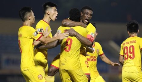 Nam Định vs Hà Nội (17h 24/5): Giải bài toán sân khách