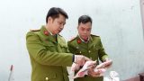 Hơn 3 tạ mì chính giả nhãn hiệu nổi tiếng trên xe taxi đi tiêu thụ
