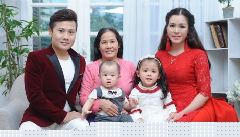 Nam Định: Ca sĩ Ngọc Ký “Mẹ và vợ đều có vị trí quan trọng như nhau “