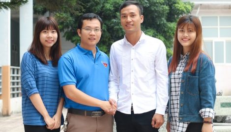 Nam sinh chạy Grab được tuyên dương gương mặt trẻ Thủ đô tiêu biểu vì hành động đẹp