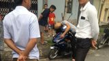 Bàng hoàng phát hiện nam thanh niên chết gục trên xe máy đỗ ven đường