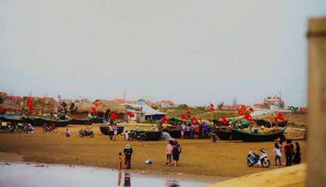 Nhà thờ Trái tim: Khi hoang tàn thành chốn rong chơi