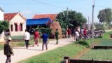 Mâu thuẫn cá nhân, nam thanh niên dùng dao đâm đối thủ tại đám cưới
