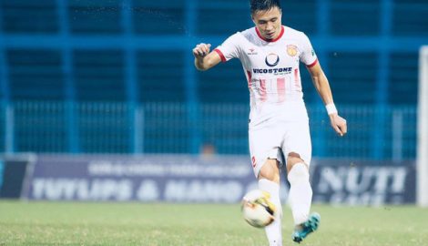 Từ lời nói khích của bố, hậu vệ Nam Định bay lên ĐT Việt Nam trước AFF Cup 2018