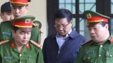 Cựu tướng Phan Văn Vĩnh nhầm năm sinh của con, lẫn thời điểm bắt khi lần đầu khai tại tòa