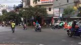 Triệu tập đoàn phượt thủ chặn ngã tư giành đường như… xe ưu tiên