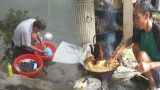 Làng thương vợ ở Việt Nam: Chồng lo cơm nước, nhà cửa, vợ chỉ việc ngồi chơi