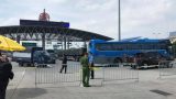 Hà Nội giãn cách xã hội: Nhiều phương tiện phải quay đầu trở lại