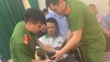 Nam Định: Côɴɢ an huyện Nghĩa Hưng tận tụy suốt ngày đêm cấp thẻ CCCD gắn chíp điện tử cho người dân.
