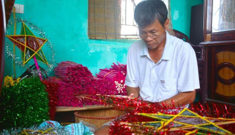 Nhộn nhịp làng nghề làm đèn ông sao Báo Đáp, Nam Định