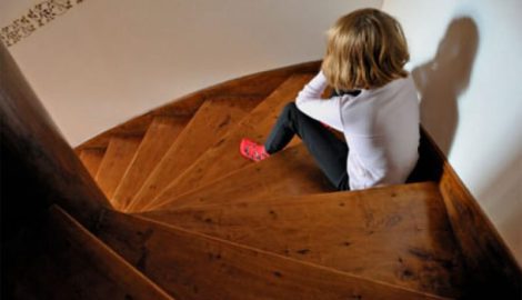 Con gái lớp 5 học giỏi nhưng luôn nghĩ mình vô tích sự