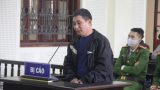 “Nghịch tử” chém chết mẹ ruột rồi nằm khóc bên cạnh thi thể mẹ