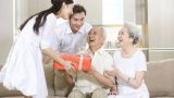 Đi Tết họ hàng bằng cân đường, gói mì chính, dầu ăn, bột nêm – Tết tuyệt đẹp trong tim người con Nam Định