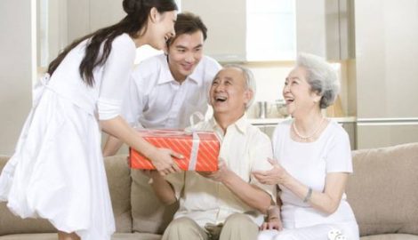 Đi Tết họ hàng bằng cân đường, gói mì chính, dầu ăn, bột nêm – Tết tuyệt đẹp trong tim người con Nam Định